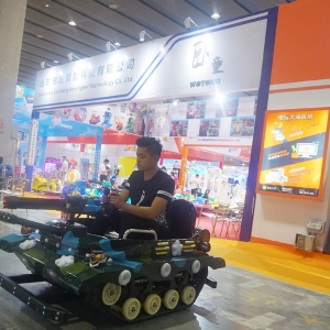 電動(dòng)坦克車(chē)